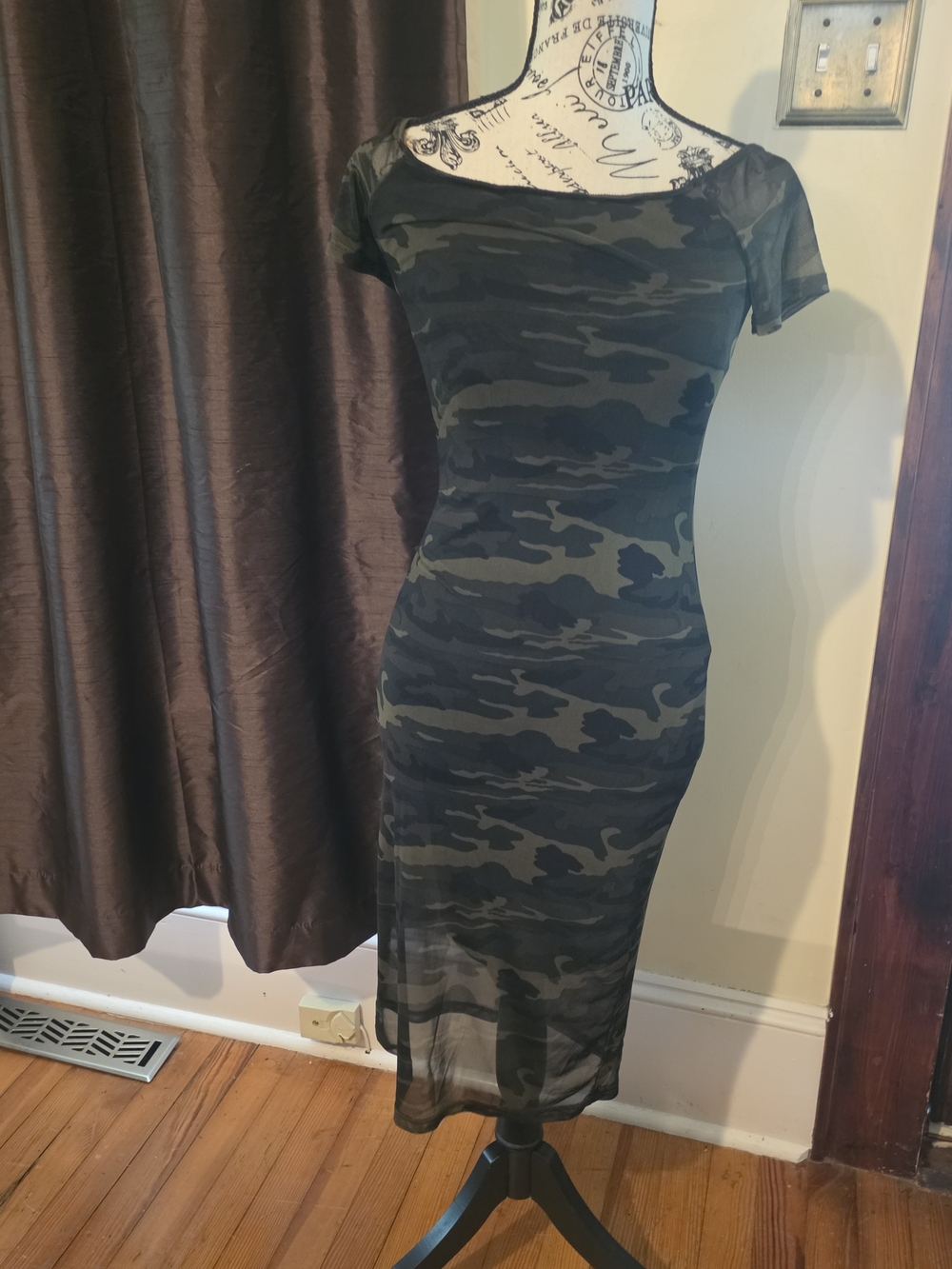 Popular 21 Camo Bodycon Dress Small